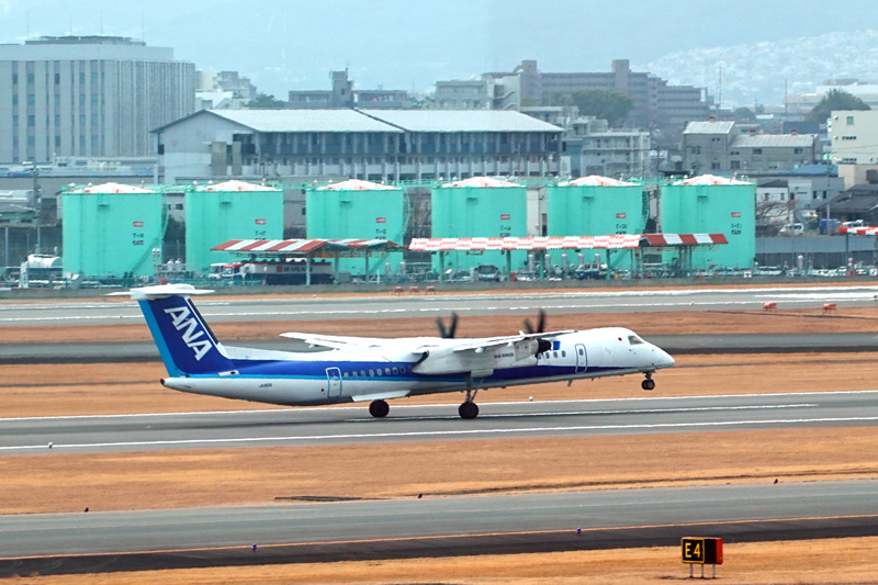 伊丹空港 プロペラ機