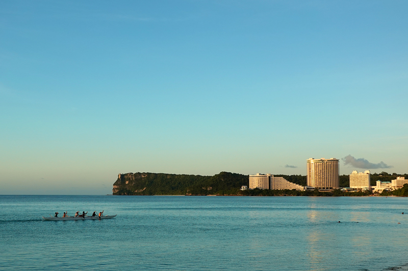 クラウンプラザリゾートグアムから眺めたアウトリガーカヌー