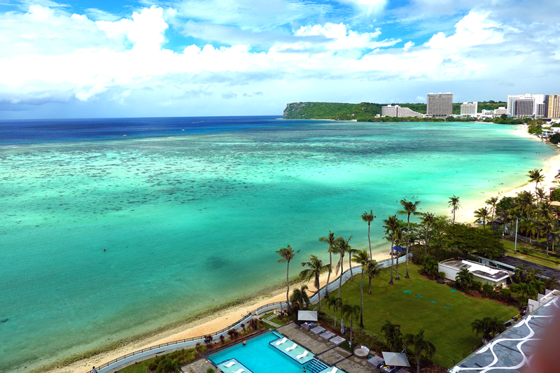 クラウンプラザリゾートグアムの客室から見えたタモン湾