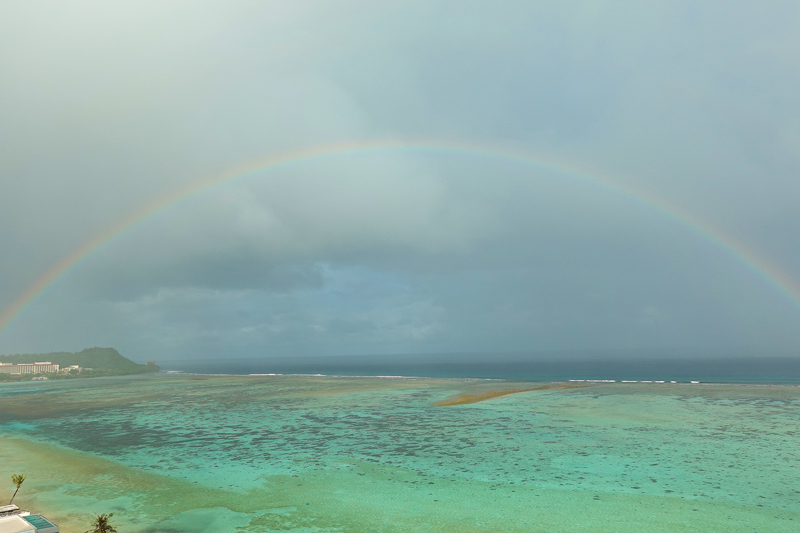 雨上がりに現れたタモン湾の虹