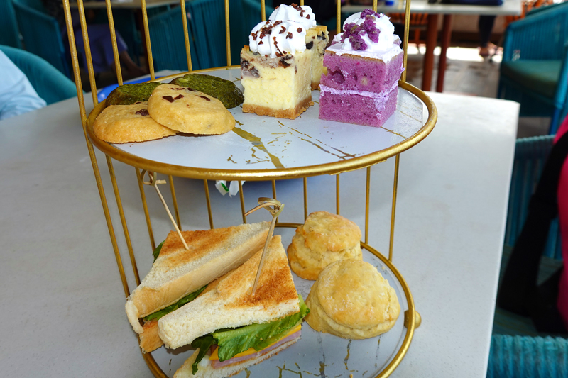 クラウンプラザリゾートグアムのアフタヌーンティーセット

