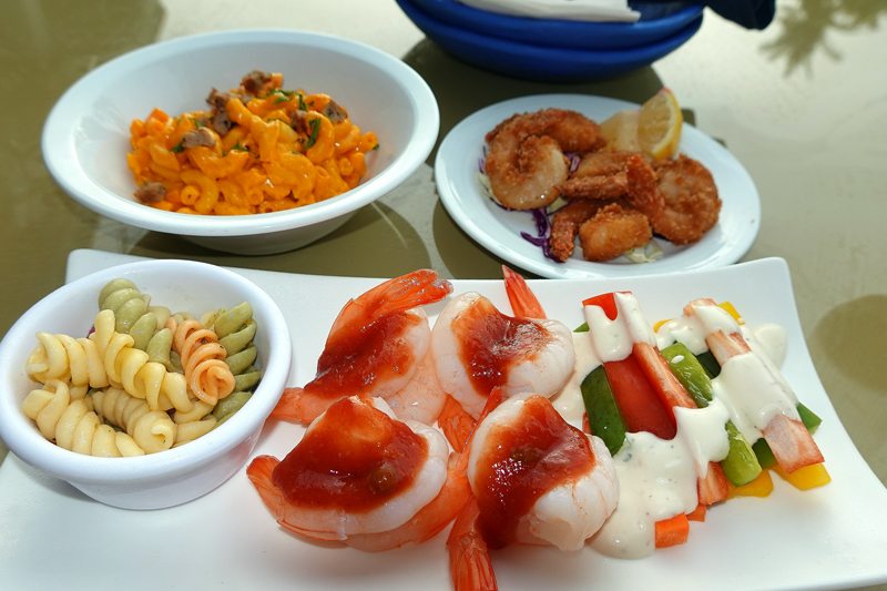 クラウンプラザリゾートグアムで楽しむイブニングカクテル
