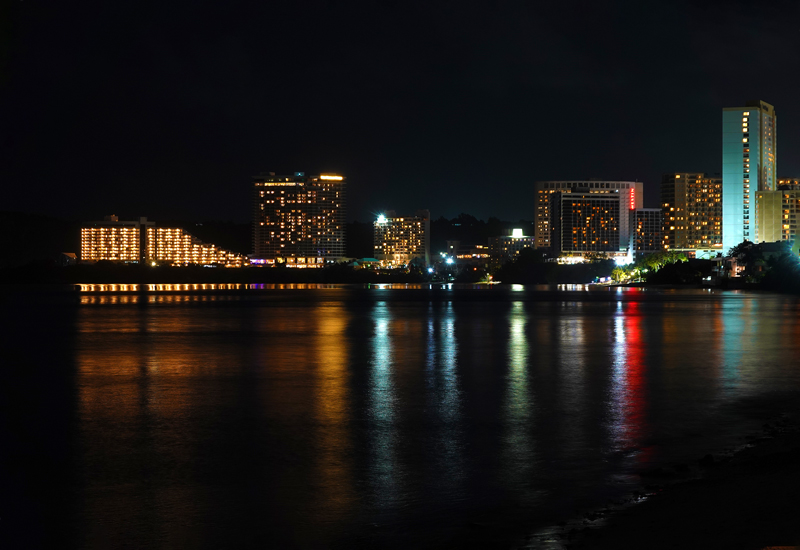 クラウンプラザリゾートグアムから眺めるグアムの夜景