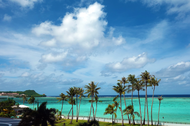 クラウンプラザ前のタモン湾の景色