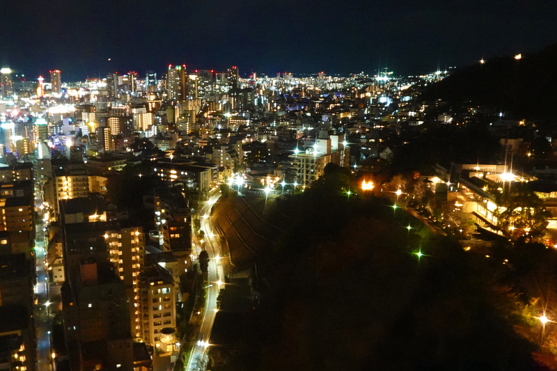 ANAクラウンプラザホテル神戸の客室から見える神戸市街の夜景